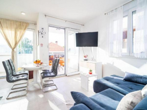 Apartment Anka - One Bedroom Apartment with Terrace